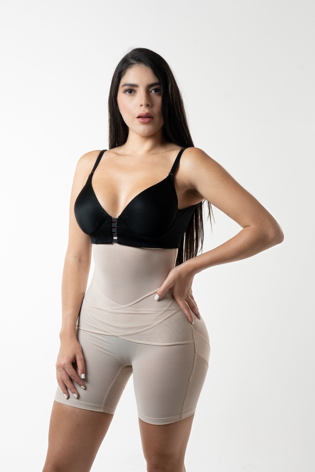 ShapeBoost Invisible Panty — control de abdomen y cintura sin líneas visibles.